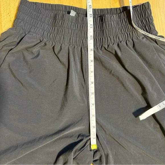 Vuori Villa Wideleg Pant in Black Flowy Wrinkle Resistant Athleisure Lounge - Picture 13 of 14